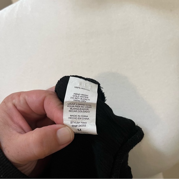 AMBIANCE WOMEN’S SIZE MEDIUM GAUZY LIGHTWEIGHT BLACK TOP BLOUSE - Picture 8 of 8